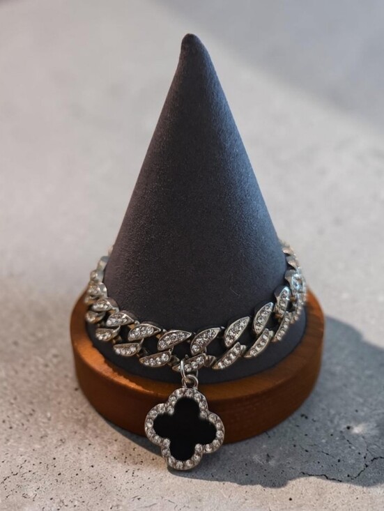 Sassified Boutique Jewelry - SASSIFIED BOUTIQUE NWT Crystal Curb Chain Bracelet with Black Clover Pendant